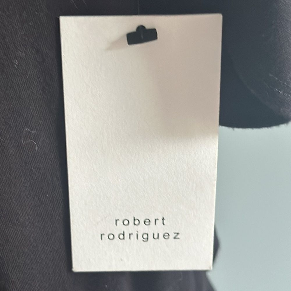 đ„Robertâ
RodriguezâDress! - Picture 8 of 12